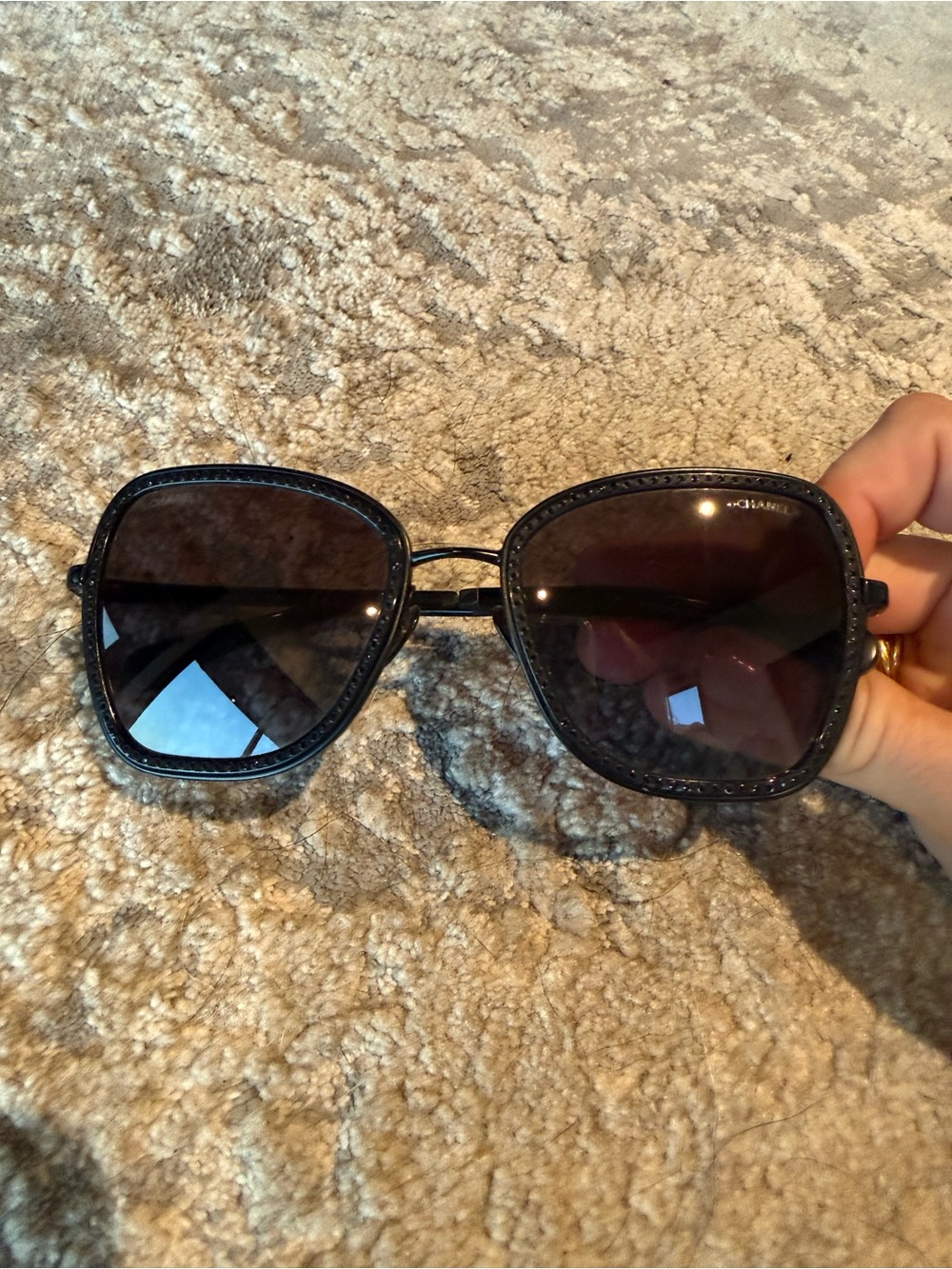 CHANEL Black Sunglasses with Dark Gradient Lenses - Picture 5 of 8